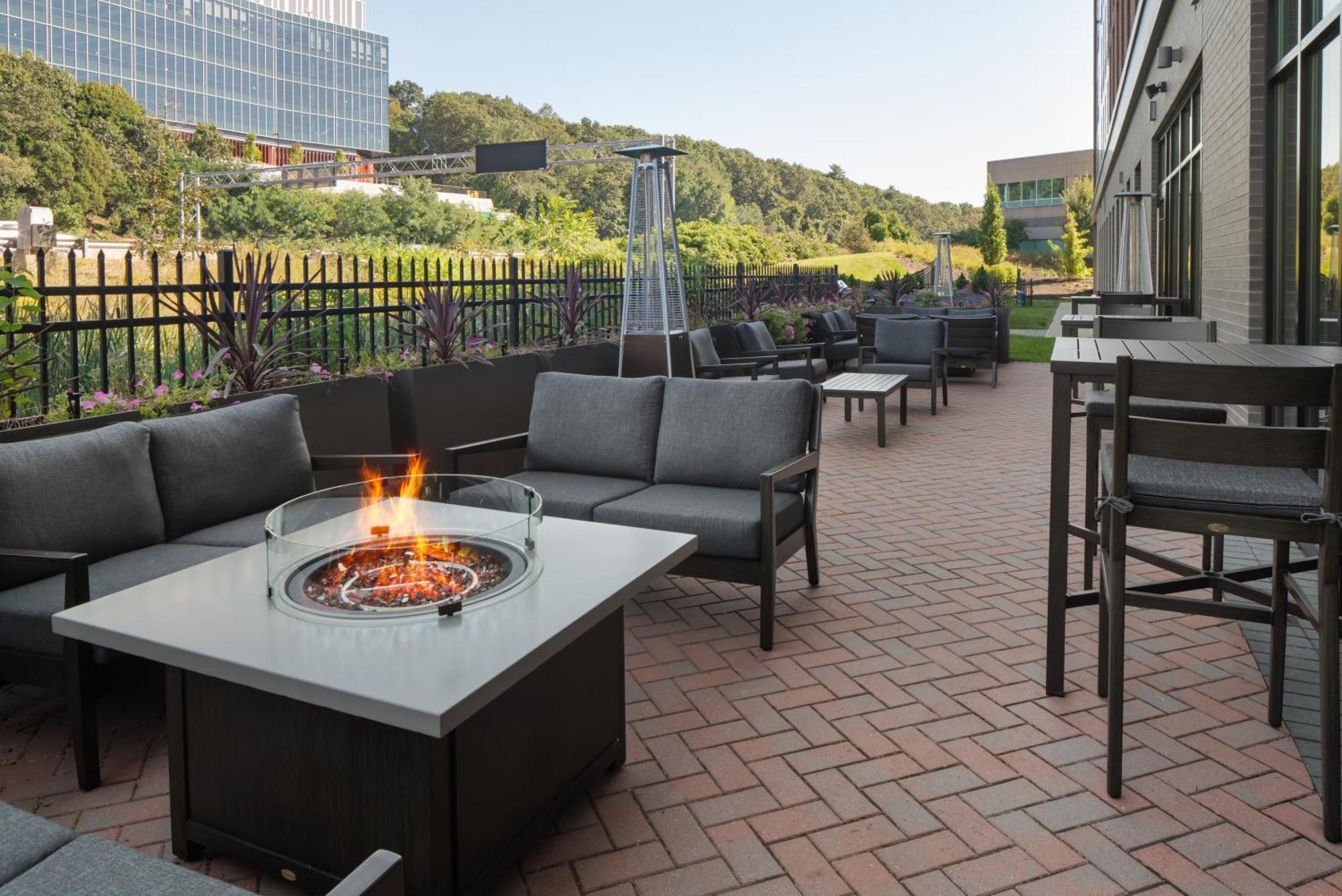Residence Inn By Marriott Boston Уолтем Экстерьер фото